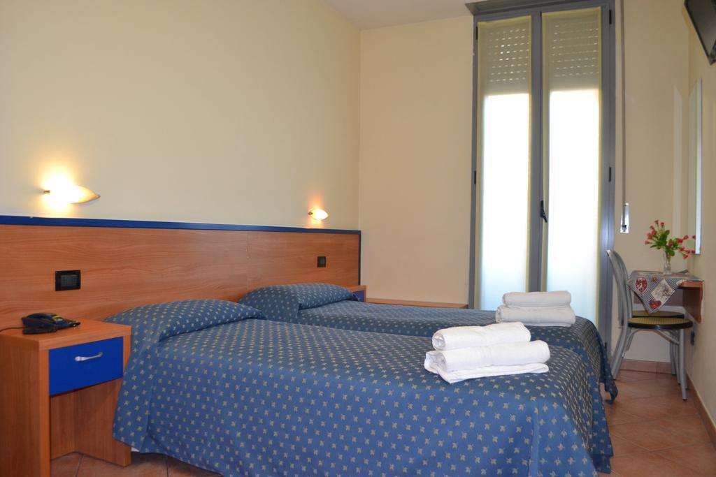 Hotel Iride Stazione Lambrate Citta Studi Mailand Zimmer foto