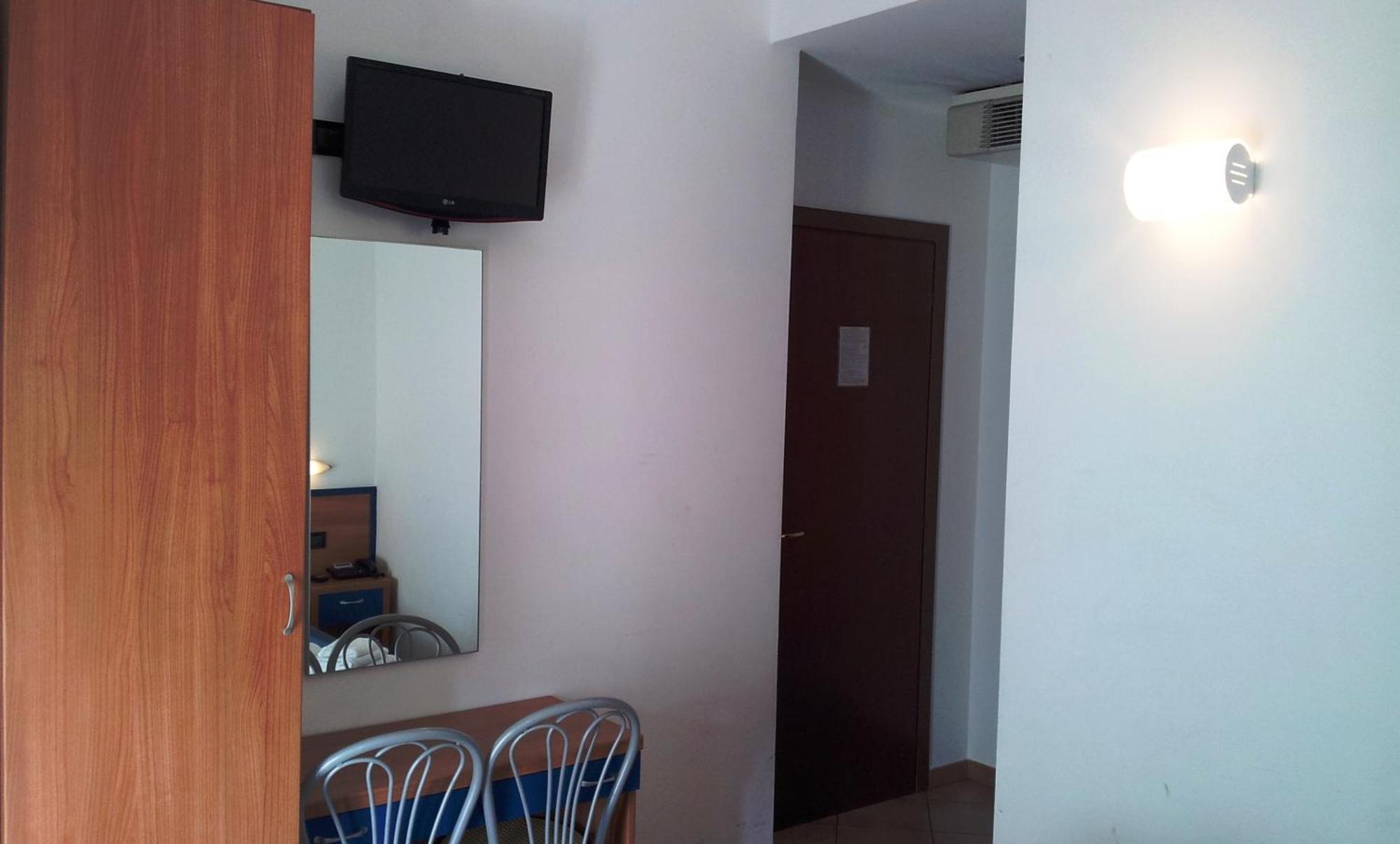 Hotel Iride Stazione Lambrate Citta Studi Mailand Exterior foto