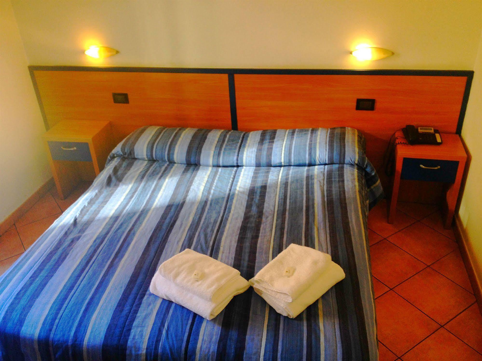 Hotel Iride Stazione Lambrate Citta Studi Mailand Exterior foto